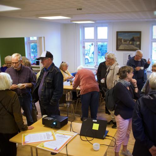 Snakken går til åbent-hus-arrangement i Gevninge Kulturhus #Frivilligugen 2025